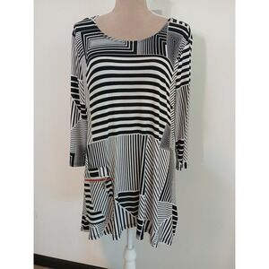 Pretty Woman Geometric Stripe Tunic Top Black White Red Zip Pocket Large Art
